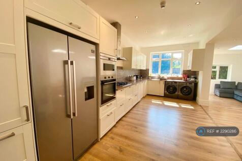 Huge Open Plan Modern Kitchen