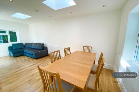 Open Plan Dining Room &#43; Living Room