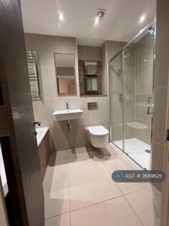 Luxurious Bathroom With Bath &amp; Shower