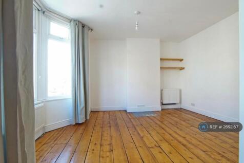 First Floor Front Bedroom 