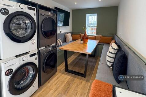 Dining / Social Room