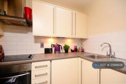 Full Kitchen Cooker/Hob, Fridge, Washing Machine