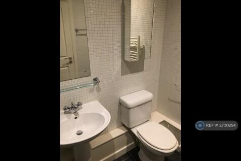 En Suite To Master Bedroom