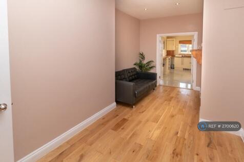 Ground Floor - Shared Reception/Diner