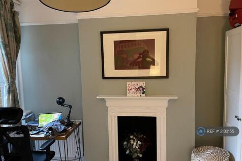 Main Double Bedroom (1)