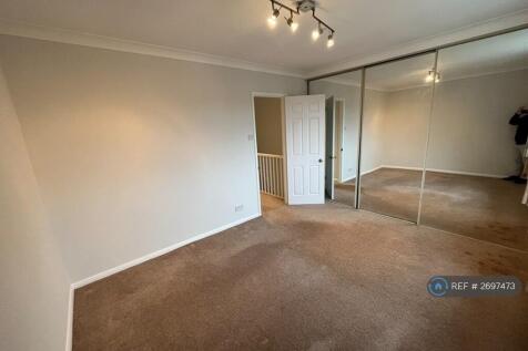 Master Bedroom With Fitted Mirror Wardrobes