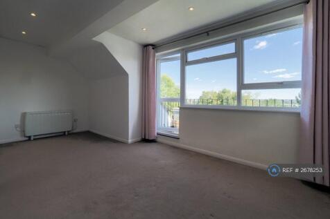 Main Bedroom (Pic 1)