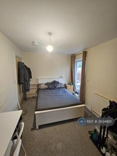 Spacious Double Bedroom