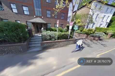 a Short Stroll To Shops And The Rail Station