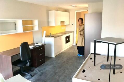 Premier Studio w Large Bed And Under-Bed Storage 