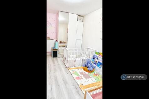 Second Bedroom- Large (Wardrobe Will Be Available)