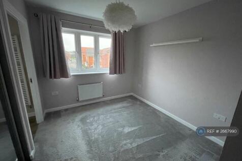 Master Bedroom (Built In Mirror Wardrobes)