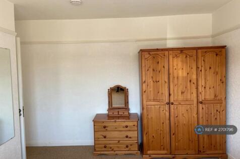 Bedroom 1 (First Floor)