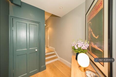 Hallway Cupboard With Washing Machine