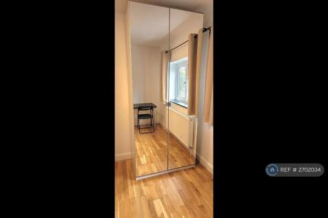 Massive Mirror Doors Wardrobe