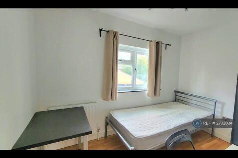 First Floor Front Bedroom £930