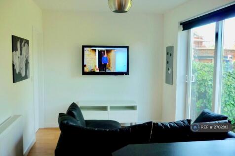 40 Inch Tv In Openplan Lounge