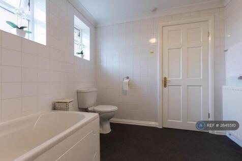 Luxury Bathroom With Bath