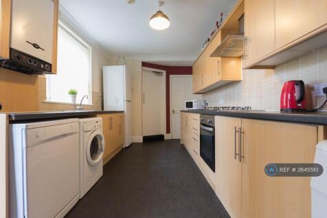 Fully Fitted Kitchen