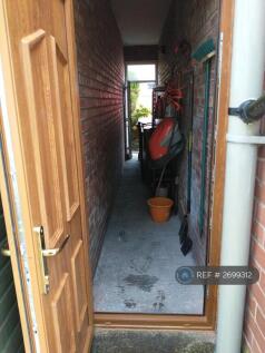 Lockable Annexe Runs Front To Back