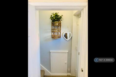 Vestibule Cuts Down Winter Drafts