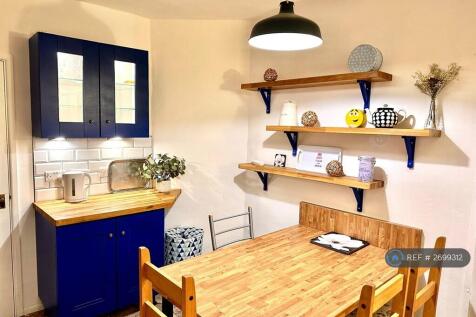 Bright, Spacious Kitchen-Diner