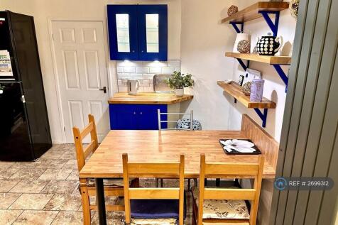 Large Play, Work &amp; Dining Space