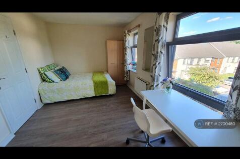 Bedroom_2nd Floor_garden Facing