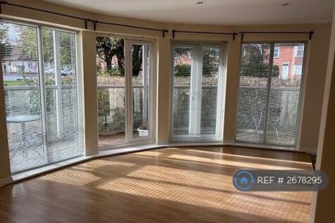 Open Plan Living Room/Kitchen/Dining