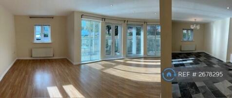 Open Plan Living Room/Kitchen/Dining