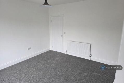 Large Double Bedroom Rear