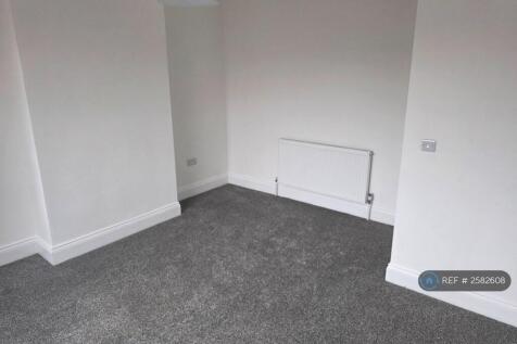 Large Double Bedroom Rear