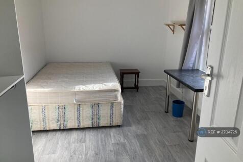 Upstairs Back Bedroom