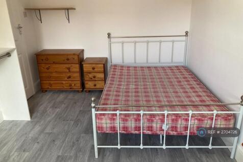 Upstairs Front Bedroom