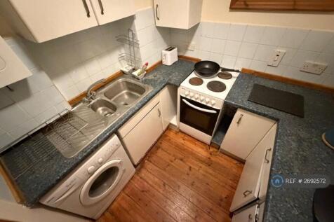 Kitchen Cooker Microwave Fridge Freezer