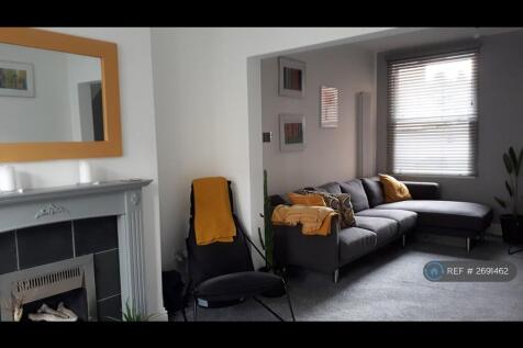 Lounge (Furniture Not Included)