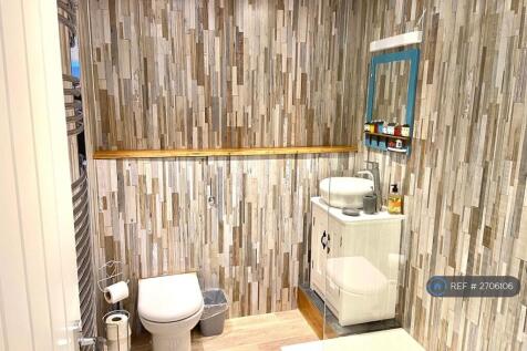 Washroom/Shower Area