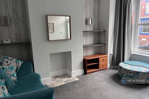 Large Cosy Living Room