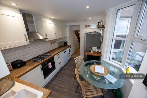 Kitchen (Downstairs Back Of House)