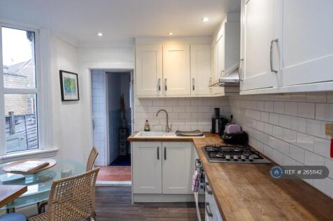 Kitchen (Downstairs Back Of House)