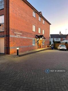 Exterior - Car Park And Entrance