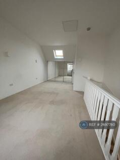 Master Bedroom Wit Fitted Double Ward