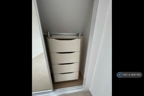 Fitted Wardrobe To Master Bedroom 