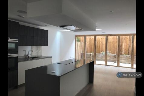 Open Planned Kitchen &amp; Living