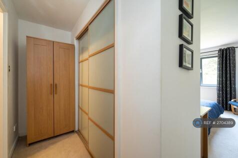 Master Bedroom Dressing Area