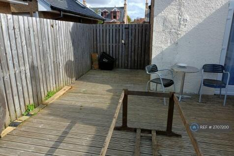 Walkway To Side Of The House