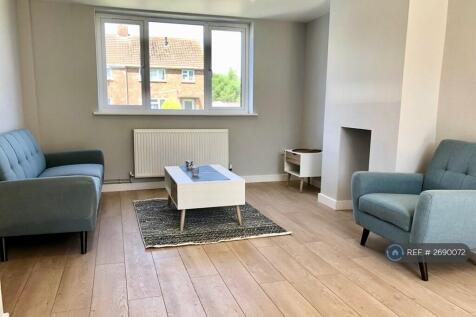 Living Area. Venetian Blinds Now Fitted