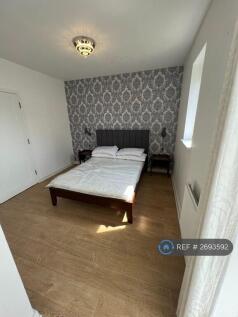 Bedroom 1 With On Suit