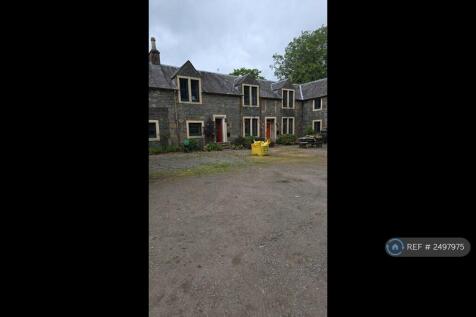 Courtyard, Cottage 3 Is In Corner