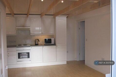 1 Bed Chalet Style Bungalow With Courtyard